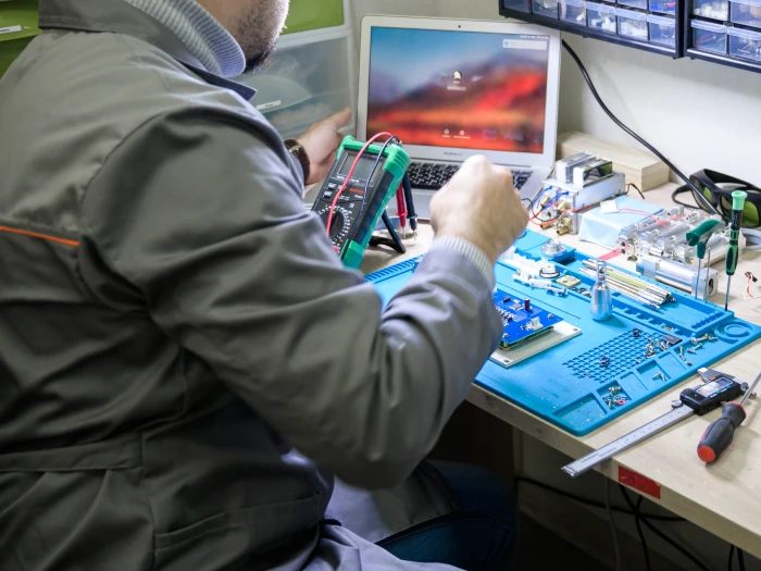 Диагностика платы аппарата в сервисном центре Контур Лайн